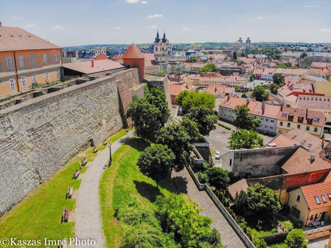 Kertész Vendégház Eger Esterno foto
